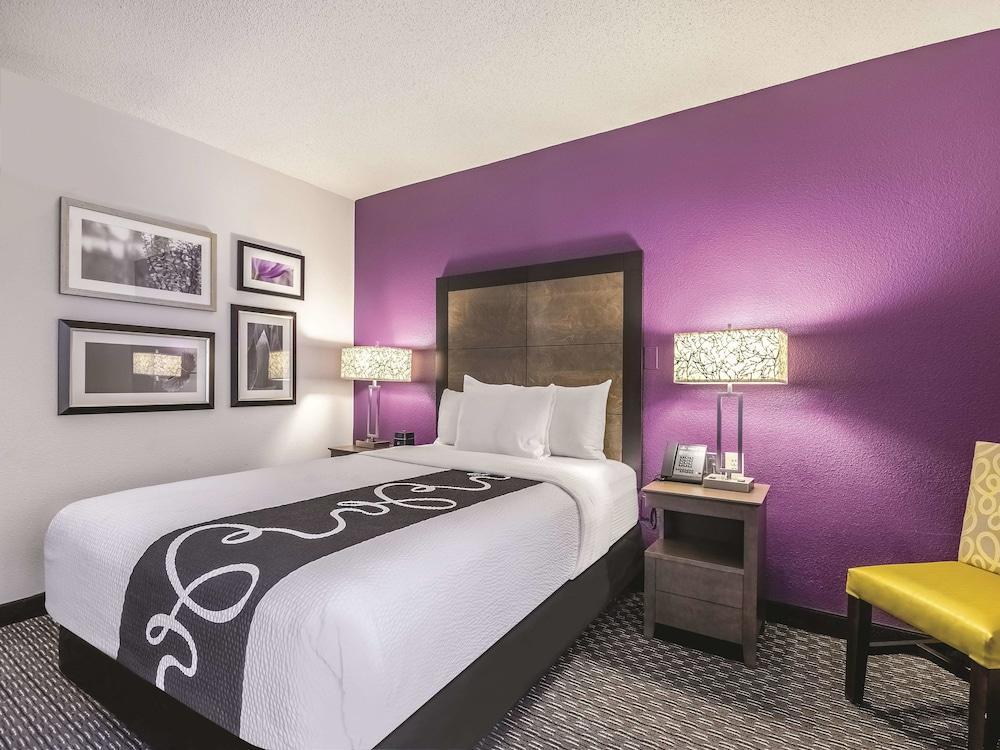 Hotel La Quinta By Wyndham Hartford Bradley Airport Windsor Locks Exterior foto