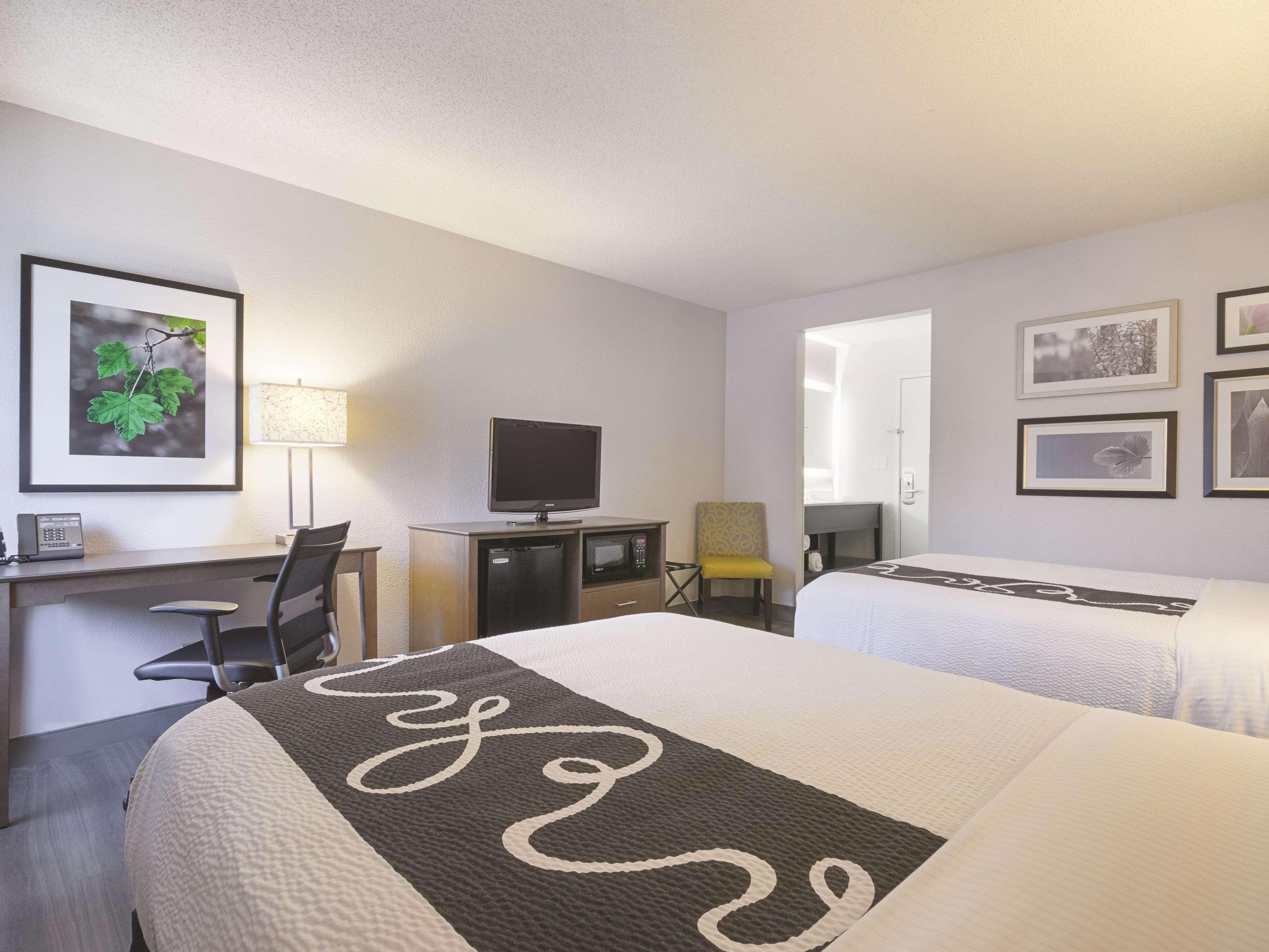 Hotel La Quinta By Wyndham Hartford Bradley Airport Windsor Locks Exterior foto
