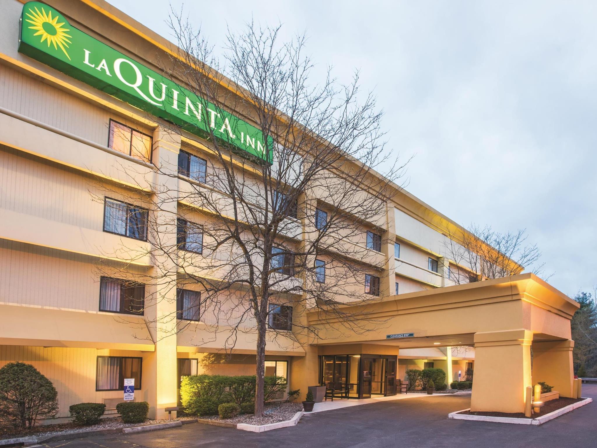 Hotel La Quinta By Wyndham Hartford Bradley Airport Windsor Locks Exterior foto