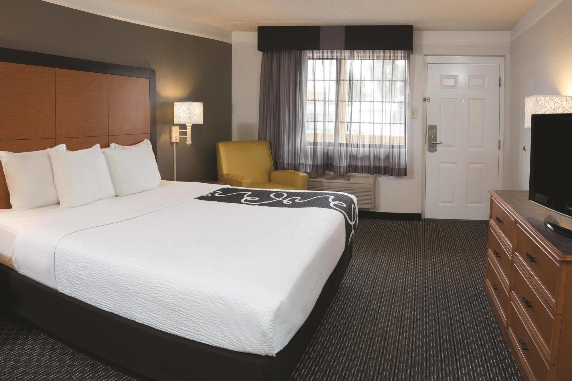 Hotel La Quinta By Wyndham Hartford Bradley Airport Windsor Locks Exterior foto